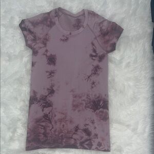 Lululemon Swiftly Tech Short Sleeve Shirt 2.0
Marble Dye Vintage Plum